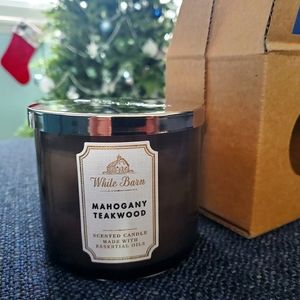 White Barn Candle- Mahogany Teakwood
